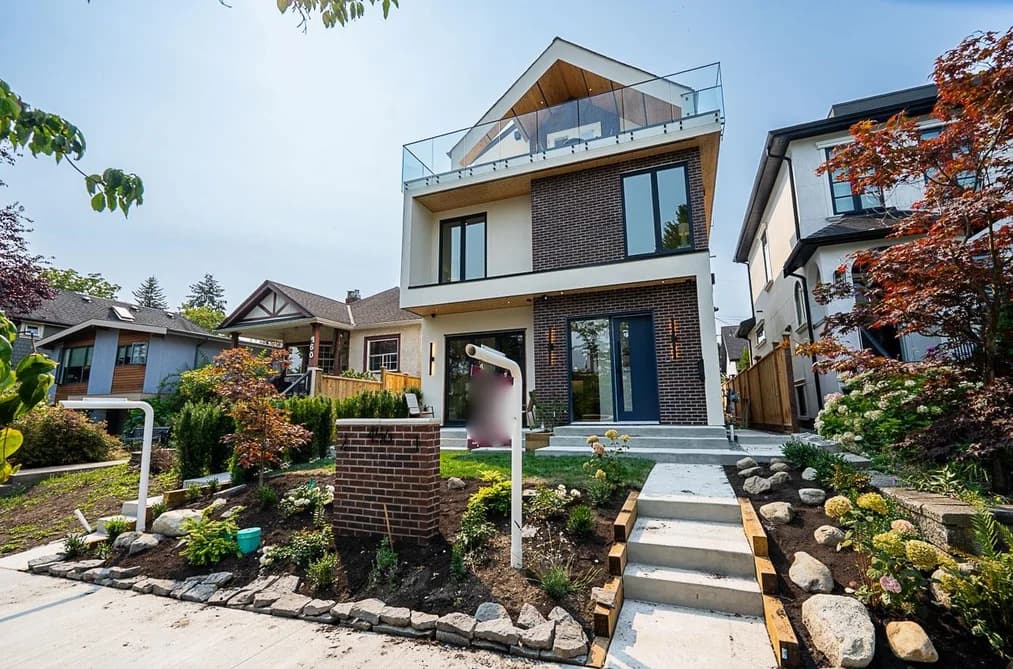 1 456 E 38TH AVENUE, Vancouver, BC — Residential for Sale - Main Photo