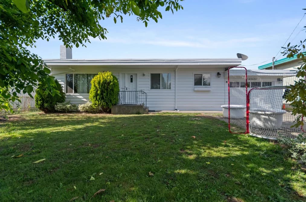 45603 REECE AVENUE, Chilliwack, BC — Residential for Sale - Main Photo