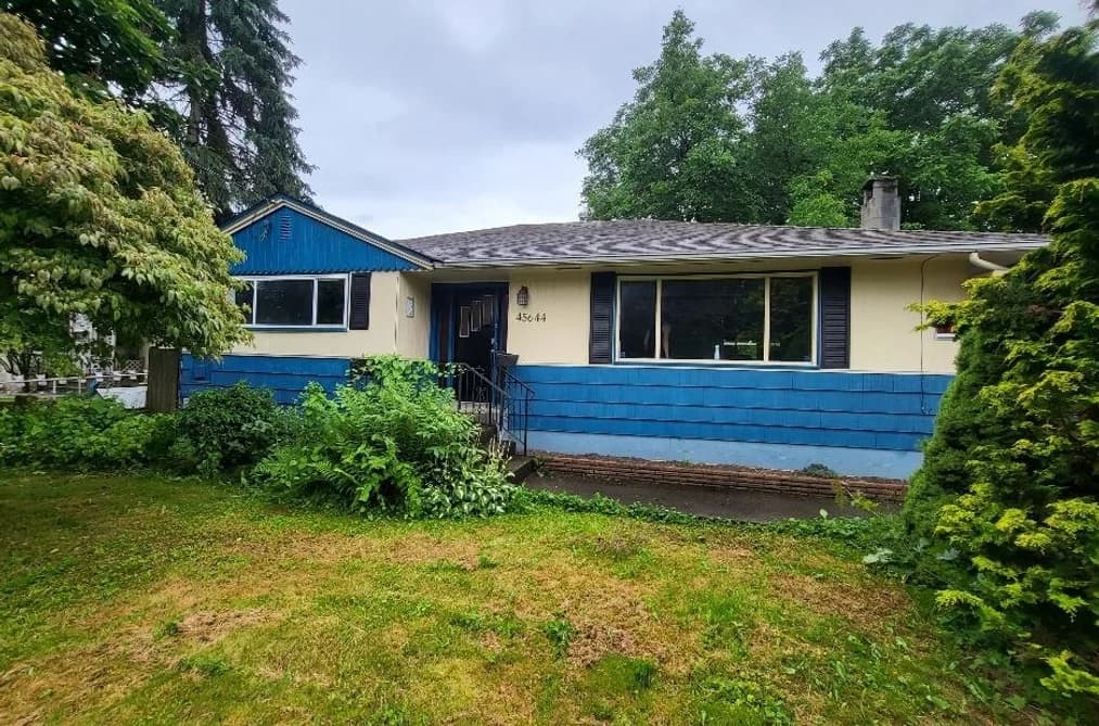 45644 WELLINGTON AVENUE, Chilliwack, BC — Residential for Sale - Main Photo