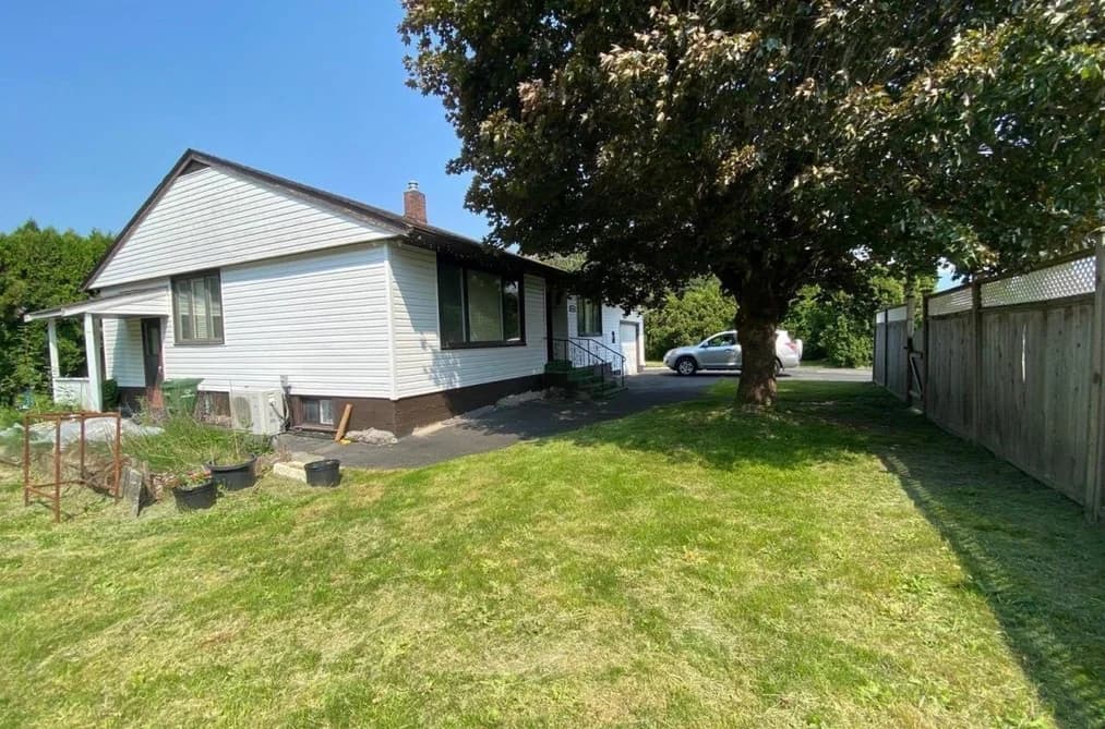 45685 HERRON AVENUE, Chilliwack, BC — Residential for Sale - Photo 2