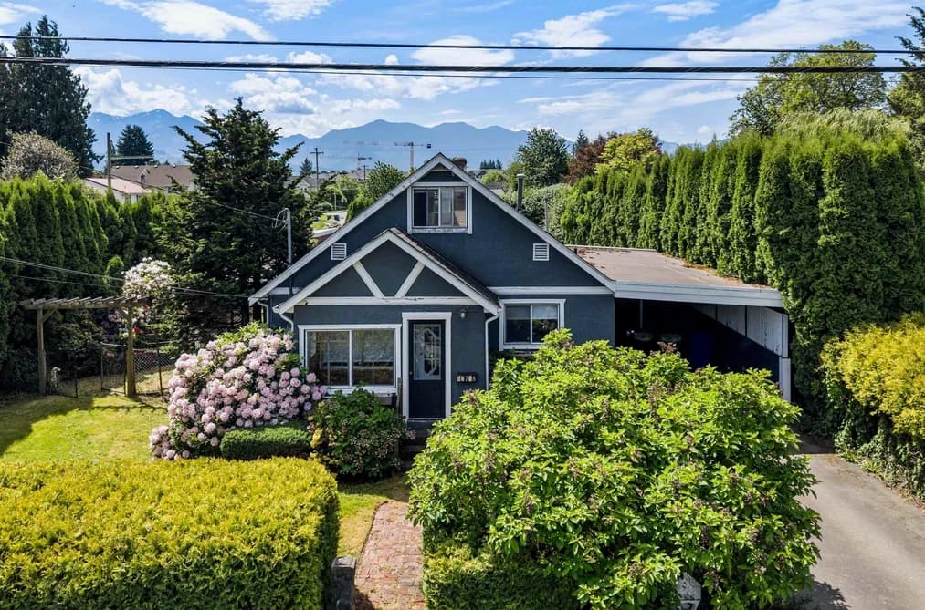 45748 LEWIS AVENUE, Chilliwack, BC — Residential for Sale - Main Photo