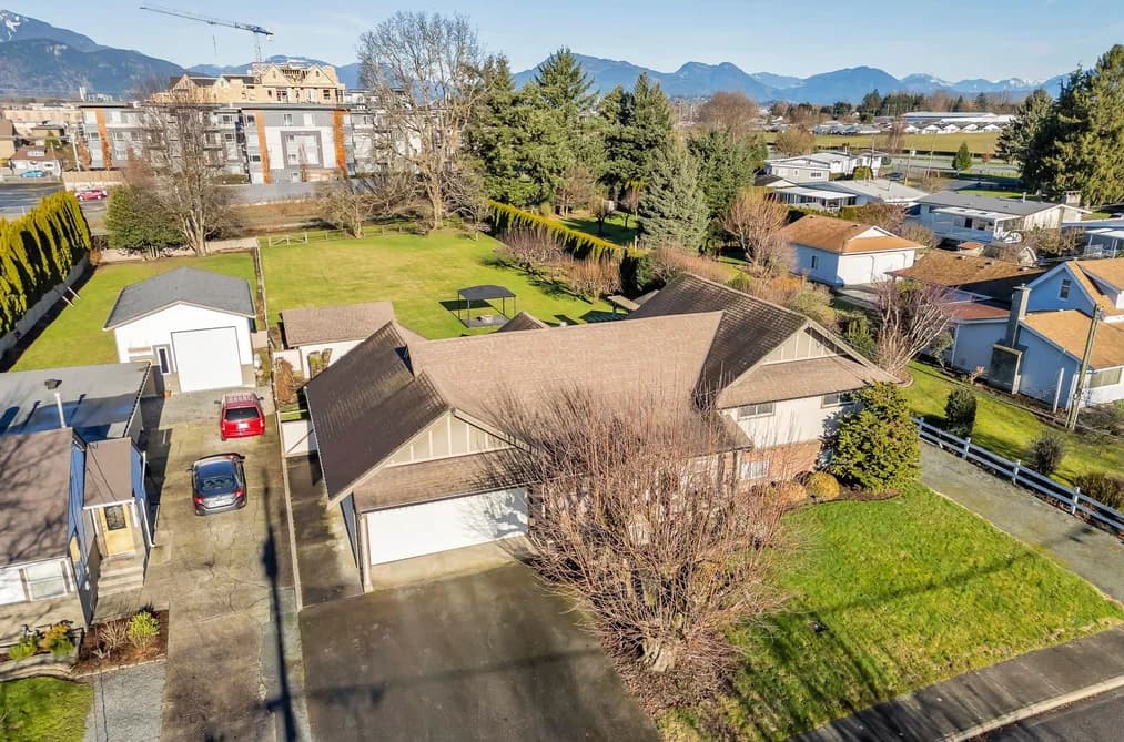 45757 BRITTON AVENUE, Chilliwack, BC — Residential for Sale - Photo 2