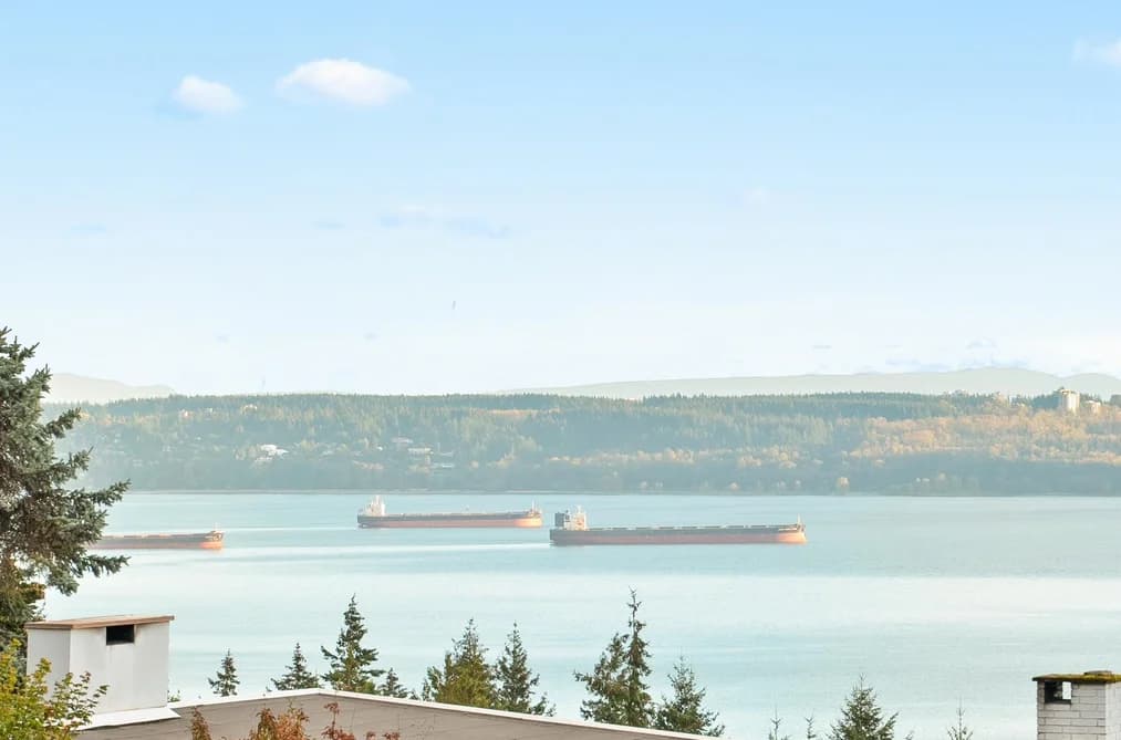 4579 WOODGREEN COURT, West Vancouver, BC — Residential for Sale - Photo 2