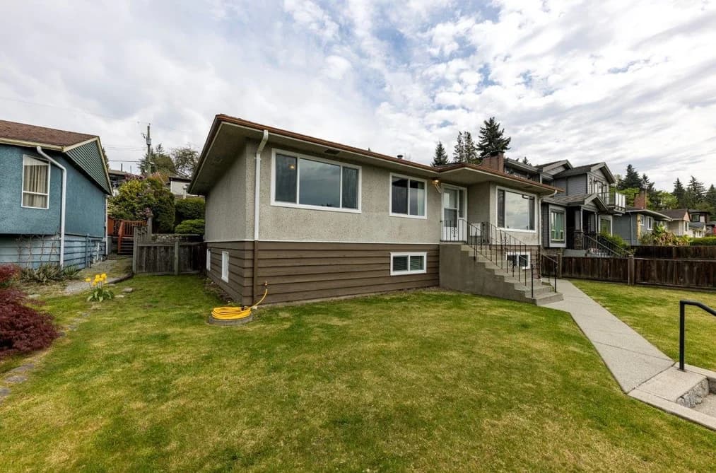 4581 SUNLAND PLACE, Burnaby, BC — Residential for Sale - Main Photo