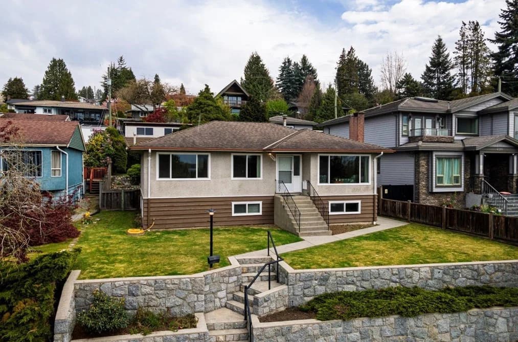 4581 SUNLAND PLACE, Burnaby, BC — Residential for Sale - Photo 2