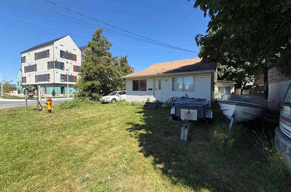 45871 ROWAT AVENUE, Chilliwack, BC — Residential for Sale - Main Photo
