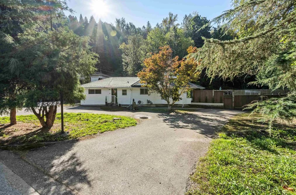 45942 SLEEPY HOLLOW ROAD, Cultus Lake, BC — Residential for Sale - Photo 2