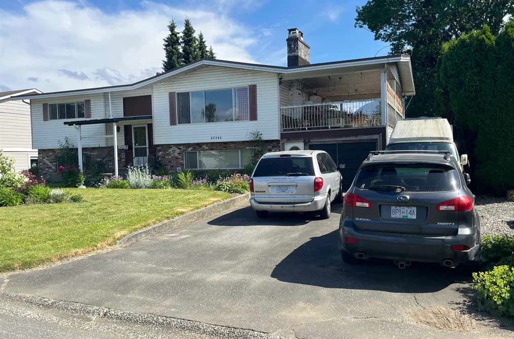 45946 SILVER AVENUE, Chilliwack, BC — Residential for Sale - Photo 2