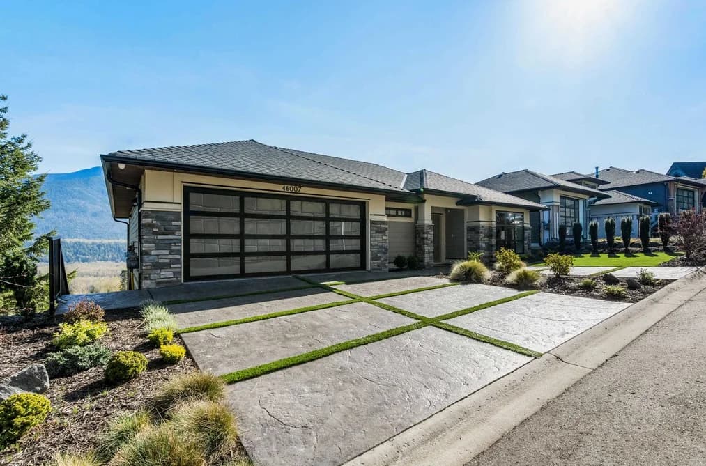 46007 WEEDEN DRIVE, Chilliwack, BC — Residential for Sale - Main Photo