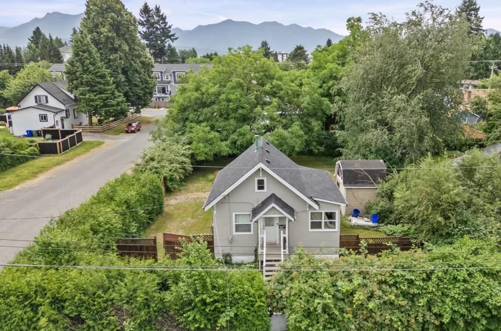46028 KING AVENUE, Chilliwack, BC — Residential for Sale - Main Photo