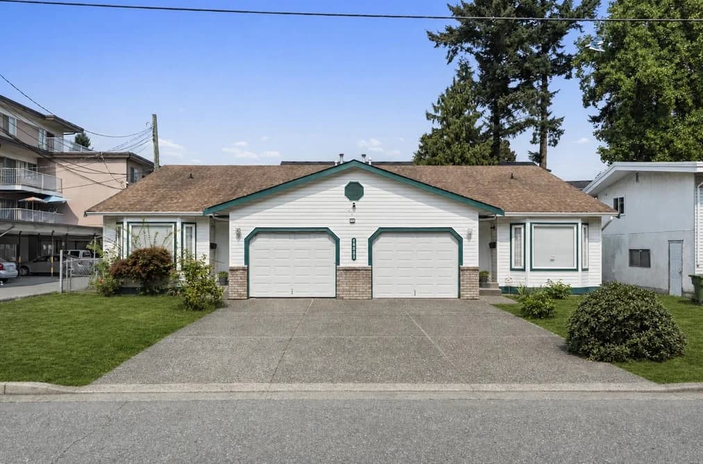 1&2 46043 MELLARD AVENUE, Chilliwack, BC — Residential Income for Sale - Main Photo