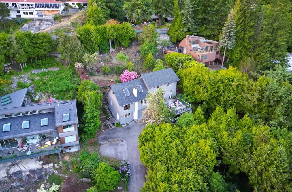 4605 WOODGREEN DRIVE, West Vancouver, BC — Residential for Sale - Photo 2