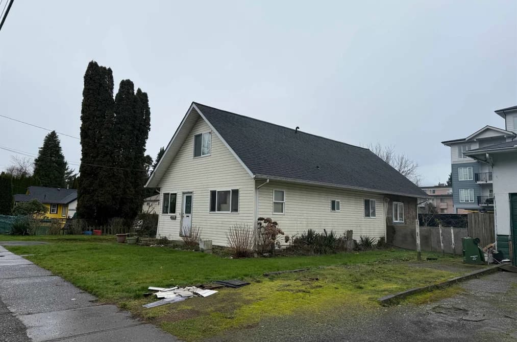 46063 CLEVELAND AVENUE, Chilliwack, BC — Residential for Sale - Photo 2