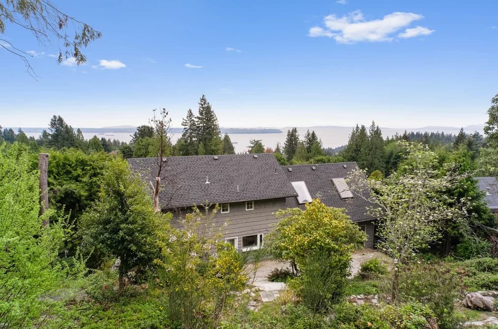 4607 WOODGREEN DRIVE, West Vancouver, BC — Residential for Sale - Main Photo