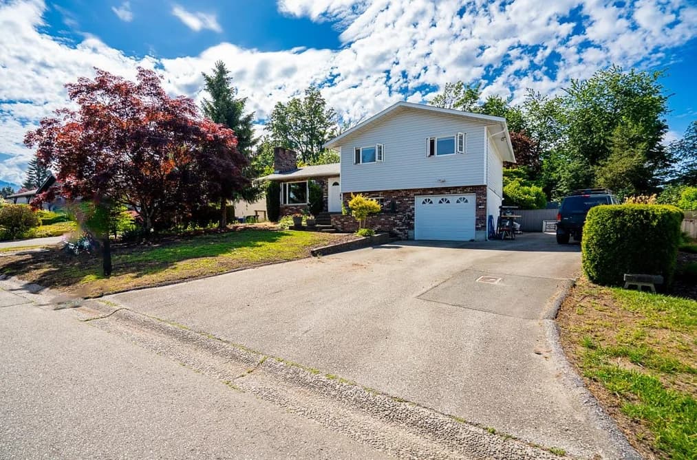 46070 ROY AVENUE, Chilliwack, BC — Residential for Sale - Photo 2