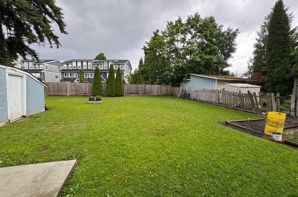 46071 MELLARD AVENUE, Chilliwack, BC — Residential for Sale - Photo 2