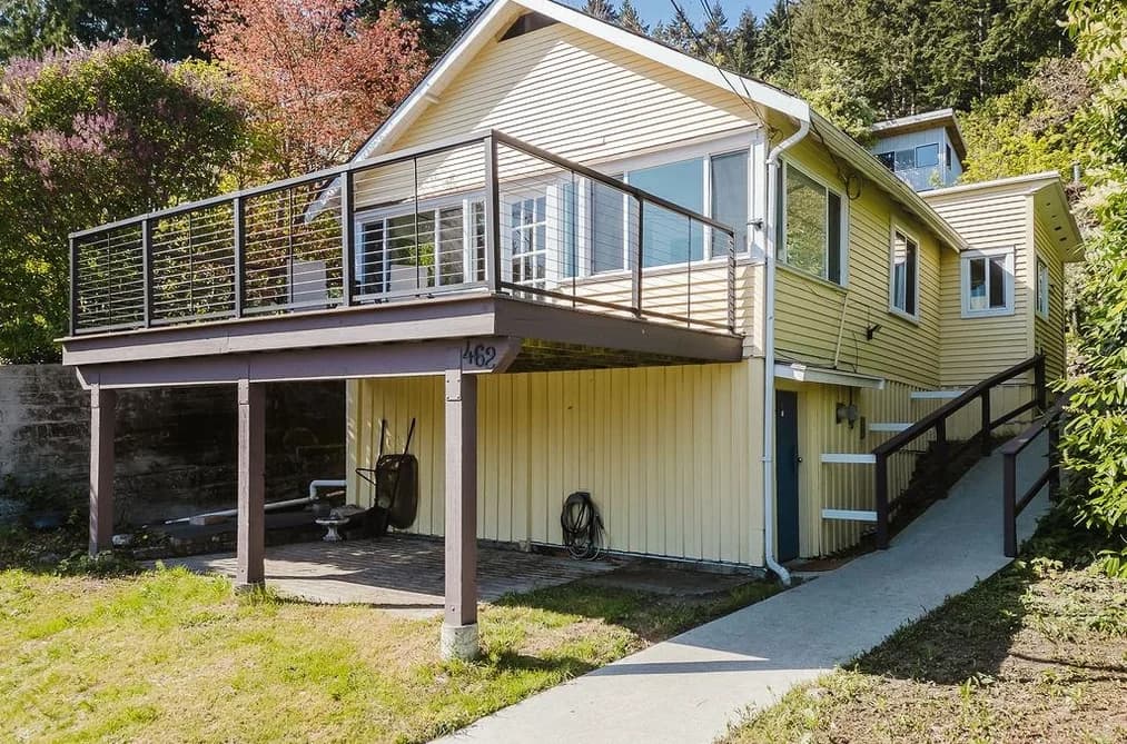 462 CENTRAL AVENUE, Gibsons, BC — Residential for Sale - Main Photo