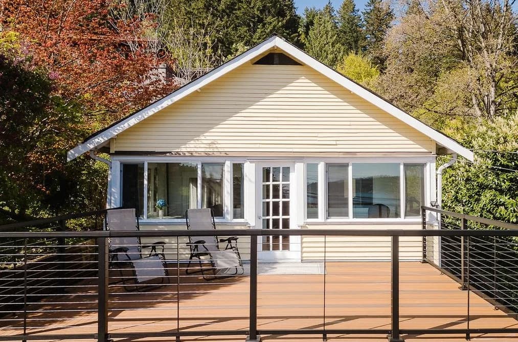 462 CENTRAL AVENUE, Gibsons, BC — Residential for Sale - Photo 2