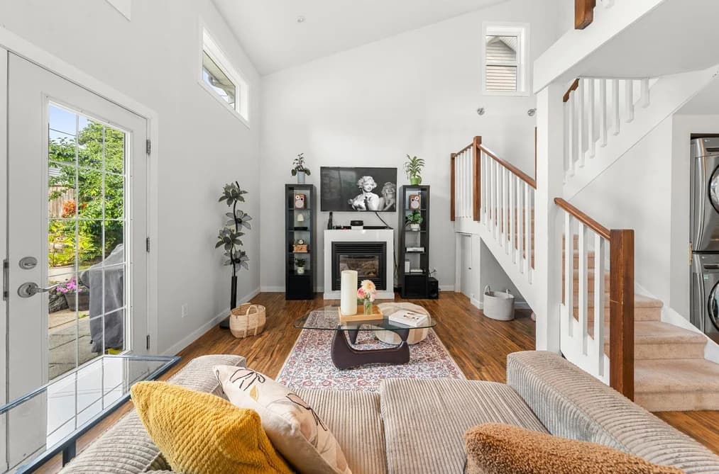 462 E 4TH STREET, North Vancouver, BC — Residential for Sale - Photo 2
