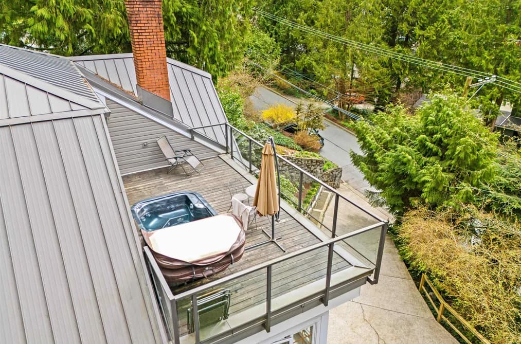 4622 COVE CLIFF ROAD, North Vancouver, BC — Residential for Sale - Photo 2