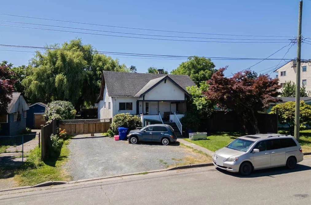 46242 MARGARET AVENUE, Chilliwack, BC — Residential for Sale - Photo 2
