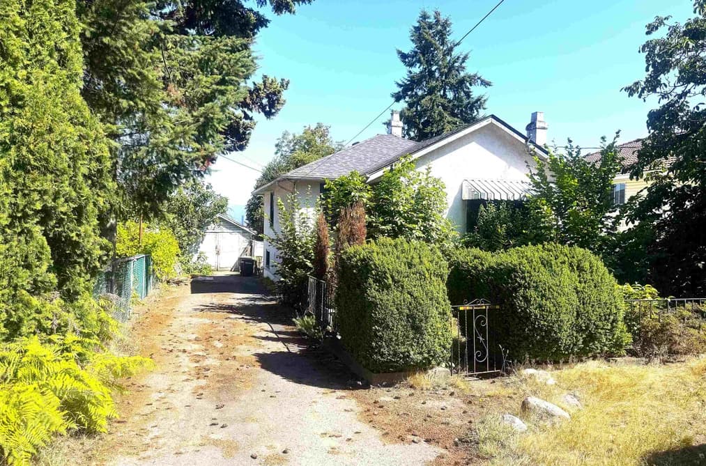 4625 GRAFTON STREET, Burnaby, BC — Residential for Sale - Photo 2