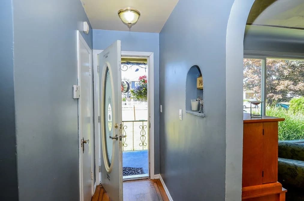 46496 MAYFAIR AVENUE, Chilliwack, BC — Residential for Sale - Photo 2