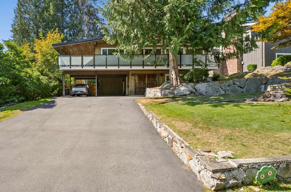 4651 HOSKINS ROAD, North Vancouver, BC — Residential for Sale - Photo 2