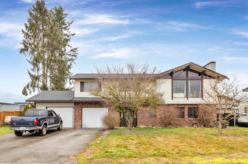 46521 ELLIOTT AVENUE, Chilliwack, BC — Residential for Sale - Main Photo