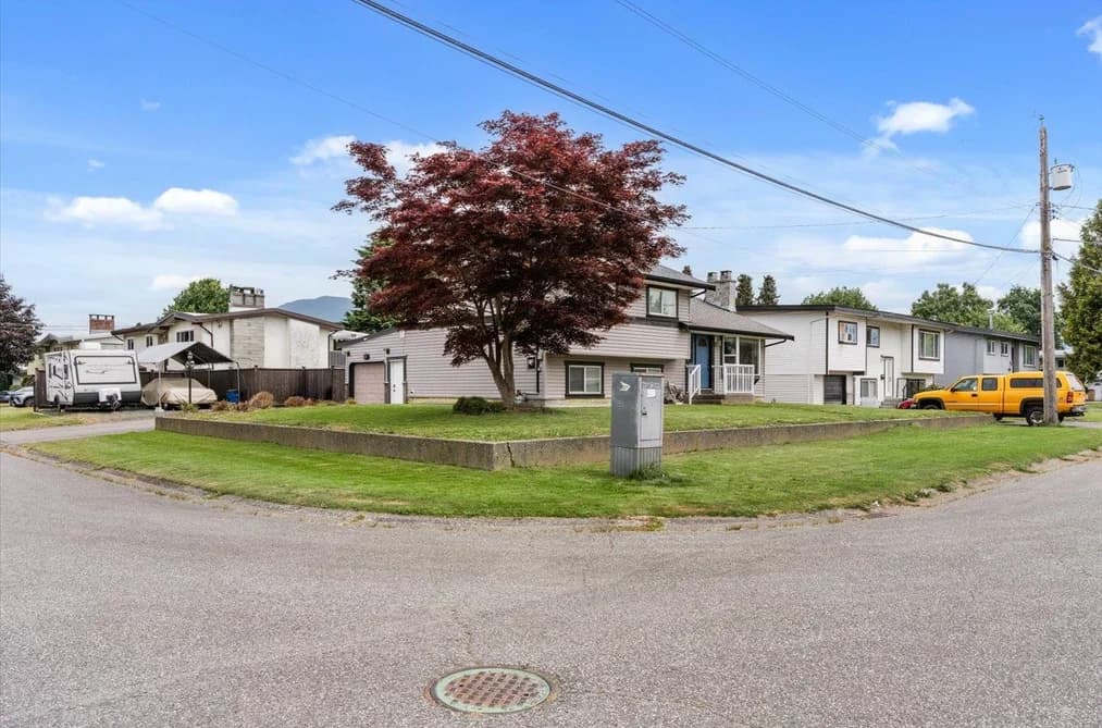 46551 TETON AVENUE, Chilliwack, BC — Residential for Sale - Photo 2
