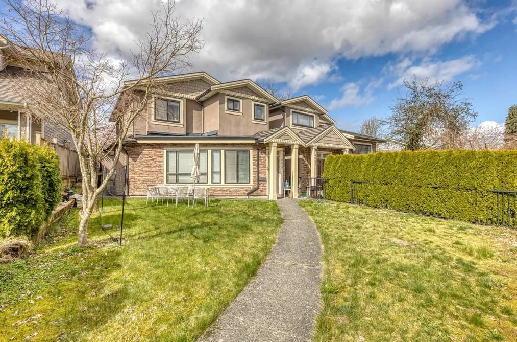 4657 BUXTON COURT, Burnaby, BC — Residential Income for Sale - Main Photo