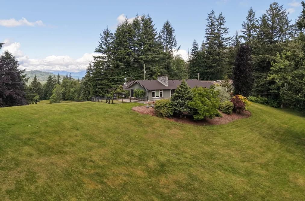 4658 BRUCE ROAD, Ryder Lake, BC — Residential for Sale - Photo 2