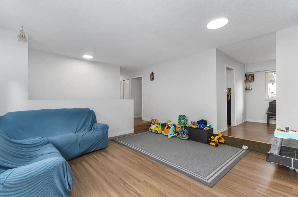 4660 202 STREET, Langley, BC — Residential for Sale - Photo 2