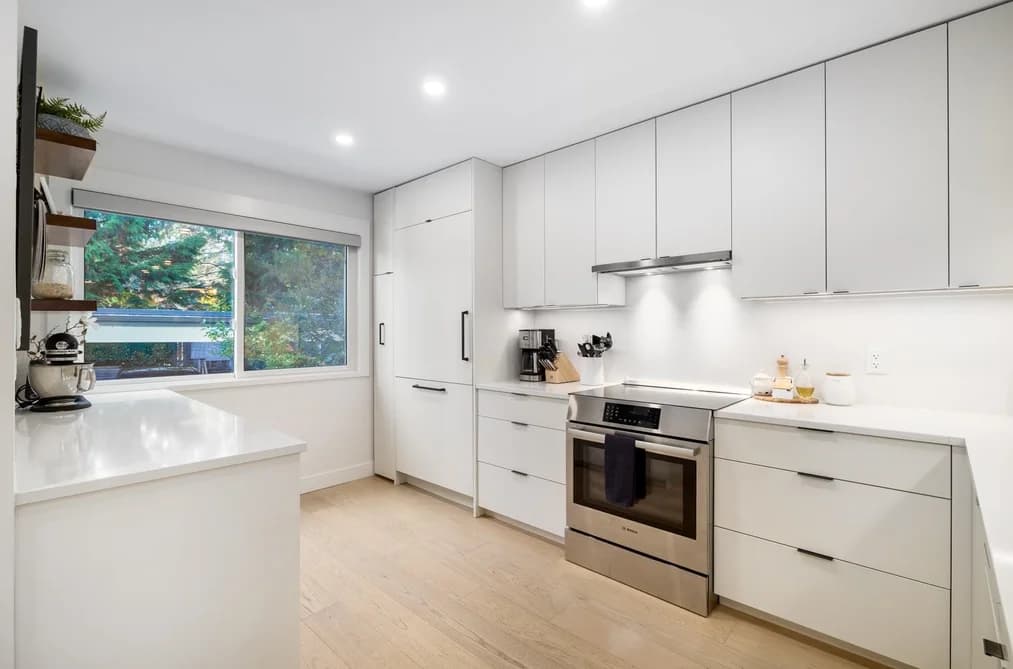 4663 HOSKINS ROAD, North Vancouver, BC — Residential for Sale - Photo 2