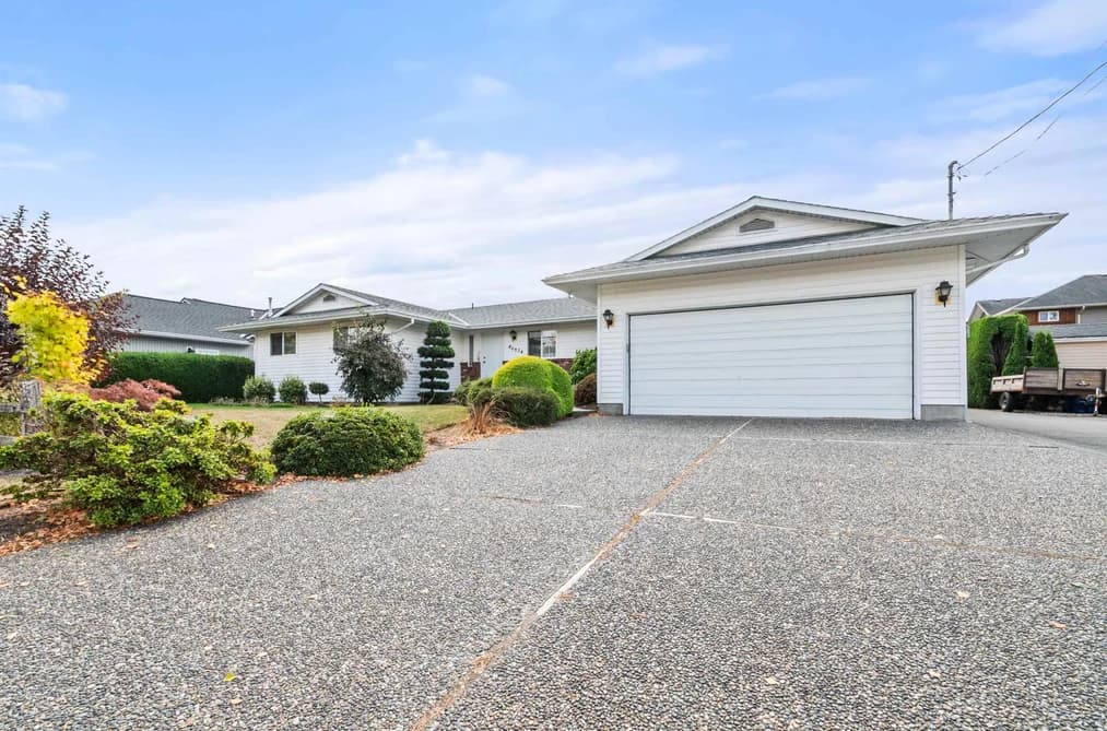 46634 ELLIOTT AVENUE, Chilliwack, BC — Residential for Sale - Photo 2