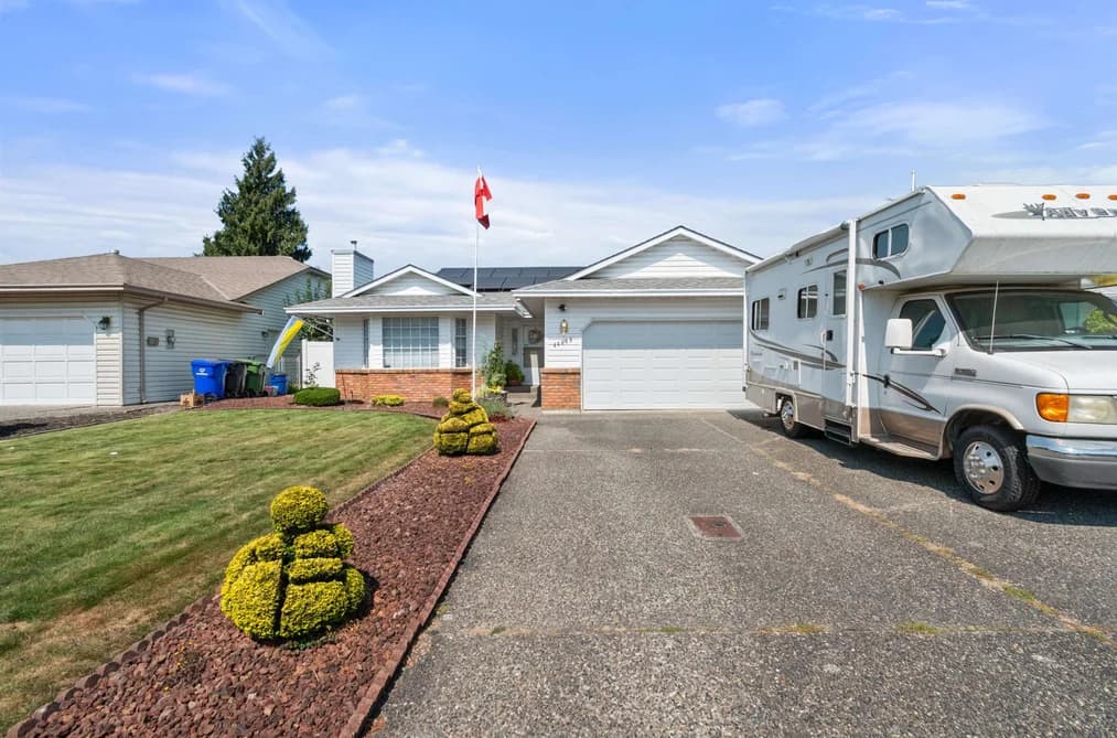 46669 RAMONA DRIVE, Chilliwack, BC — Residential for Sale - Photo 2