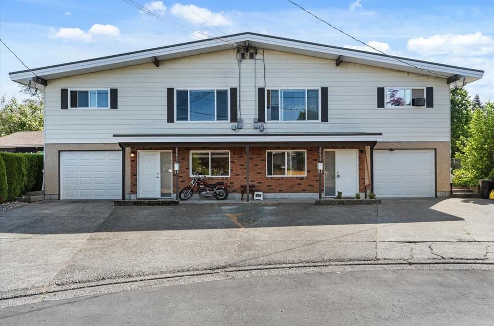 46675 ANDREWS AVENUE, Chilliwack, BC — Residential Income for Sale - Main Photo