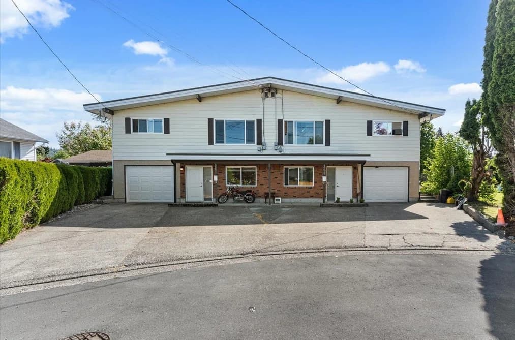 46675 ANDREWS AVENUE, Chilliwack, BC — Residential Income for Sale - Photo 2