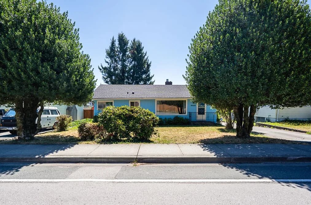 46688 PORTAGE AVENUE, Chilliwack, BC — Residential for Sale - Photo 2