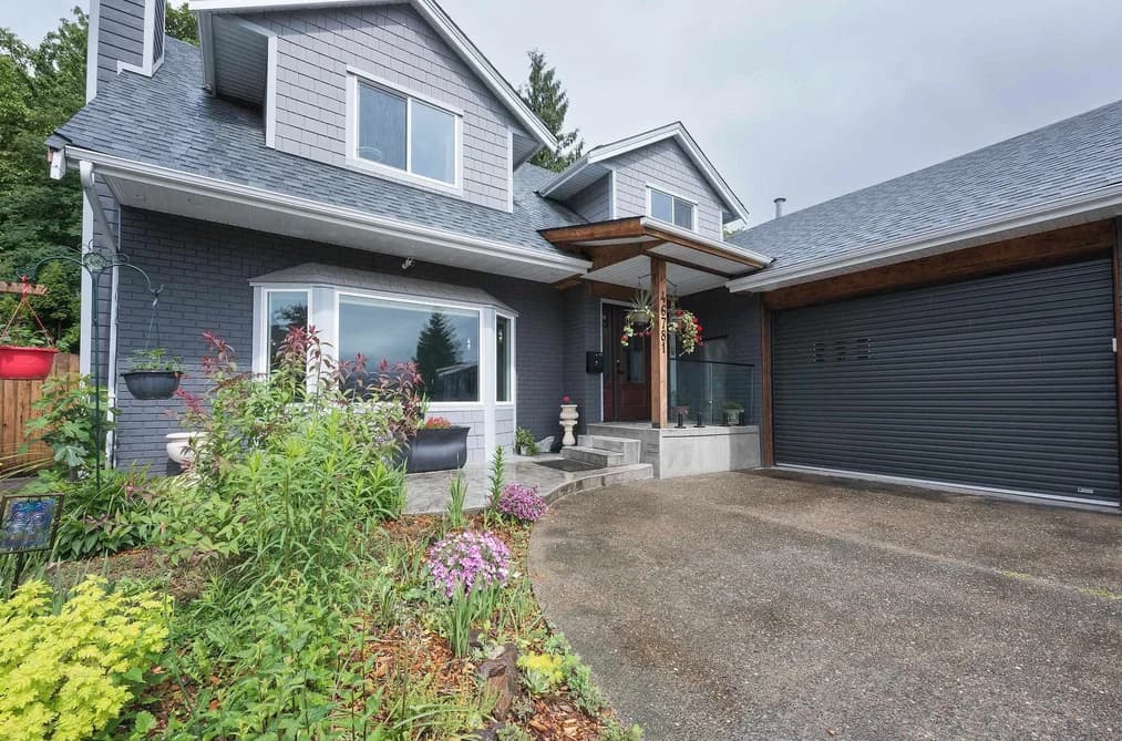 46781 PORTAGE AVENUE, Chilliwack, BC — Residential for Sale - Photo 2