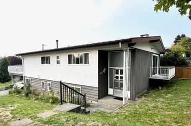 House for sale at 4695 Nanaimo Street Vancouver British Columbia - MLS: R3093459