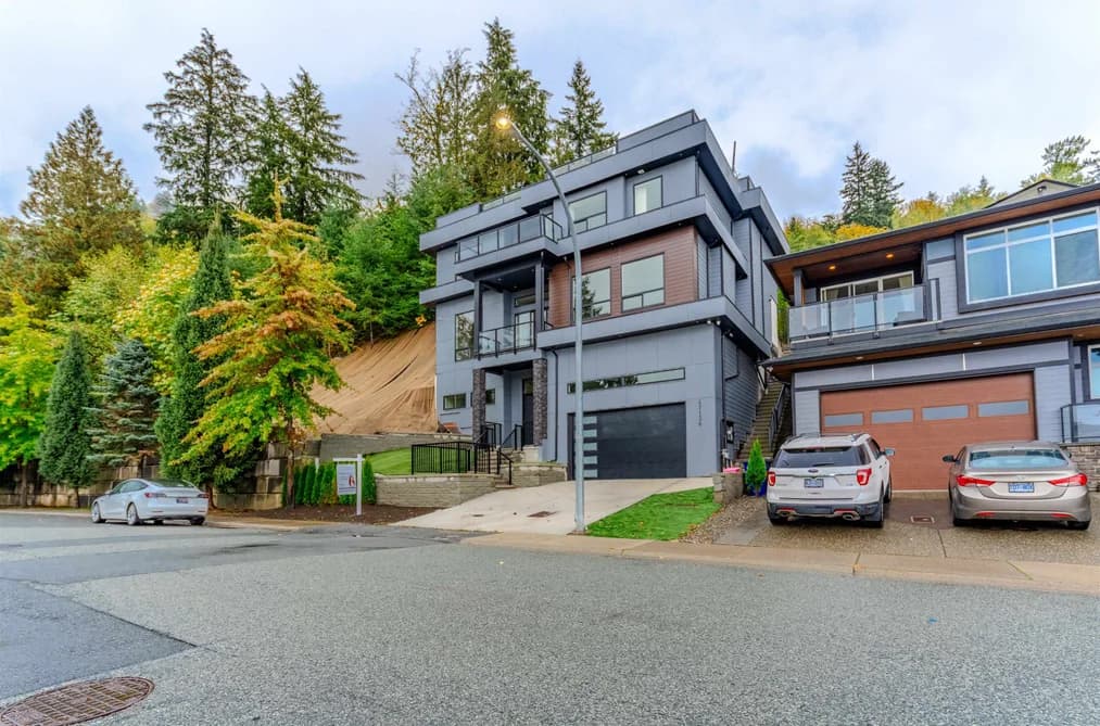 47136 SYLVAN DRIVE, Chilliwack, BC — Residential for Sale - Photo 2