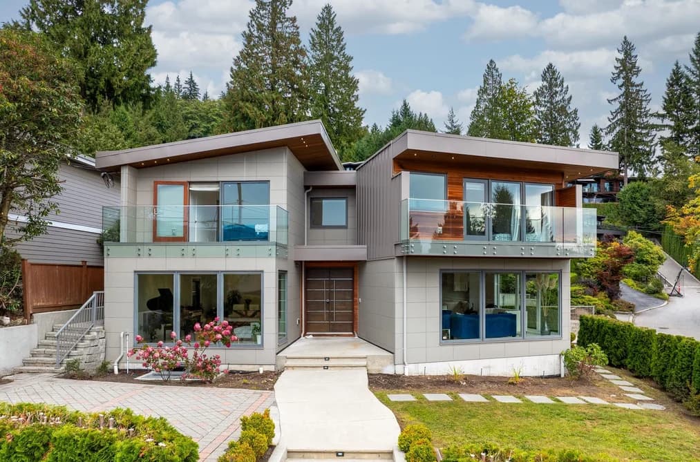 4716 SKYLINE DRIVE, North Vancouver, BC — Residential for Sale - Main Photo