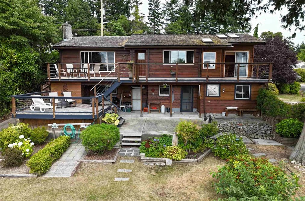 4717 LAUREL AVENUE, Sechelt, BC — Residential for Sale - Photo 2