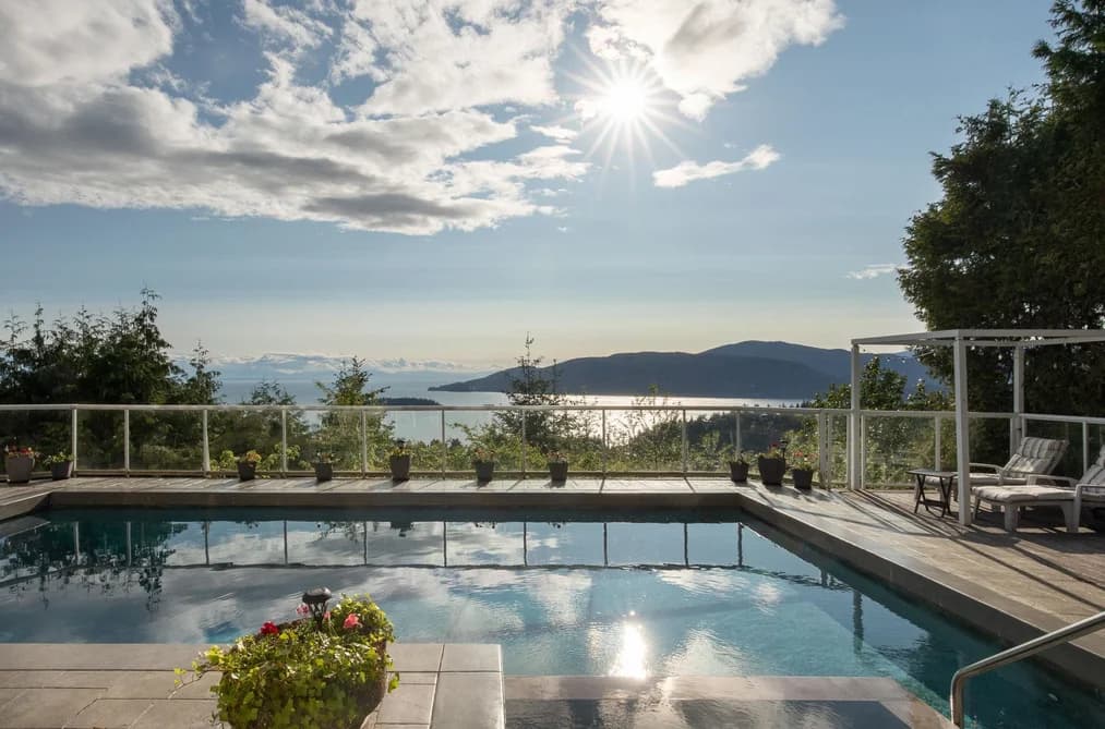 4729 WOODBURN ROAD, West Vancouver, BC — Residential for Sale - Photo 2