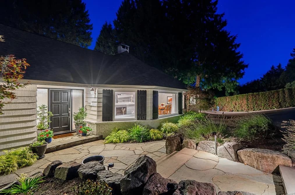 4740 RUTLAND ROAD, West Vancouver, BC — Residential for Sale - Photo 2