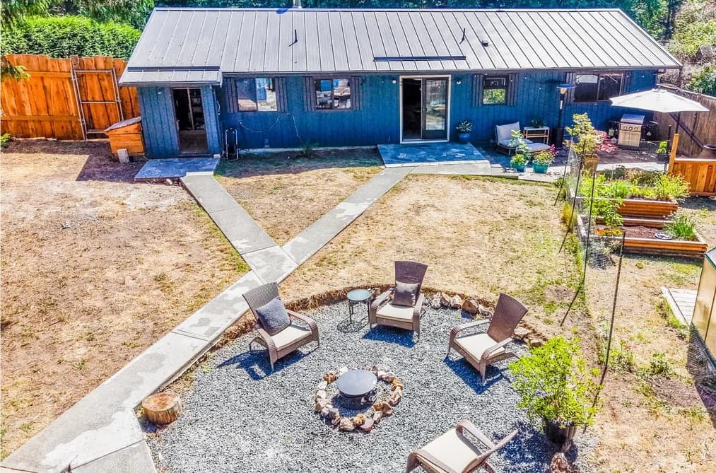 4746 BOSUN WAY, Pender Island, BC — Residential for Sale - Photo 2