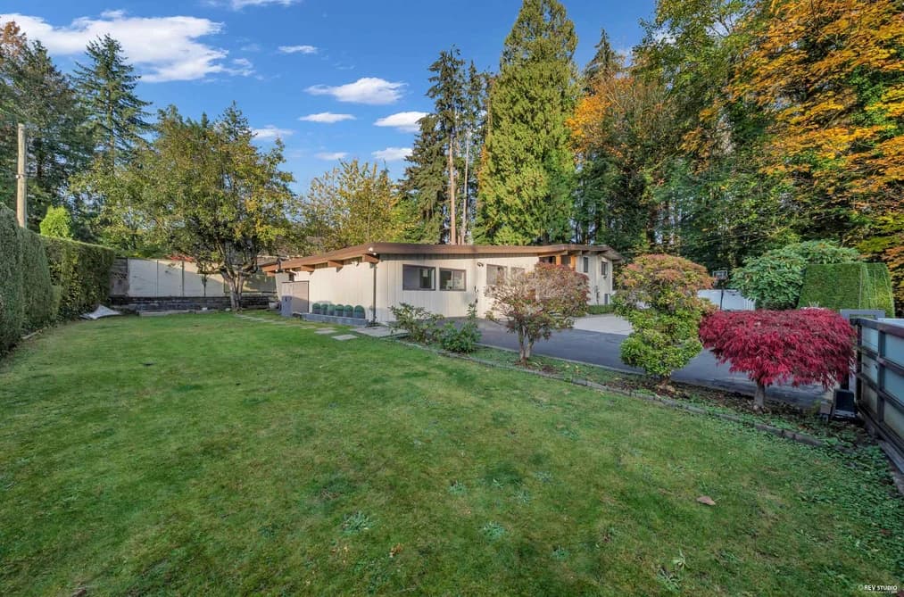 475 NEWLANDS ROAD, West Vancouver, BC — Residential for Sale - Photo 2
