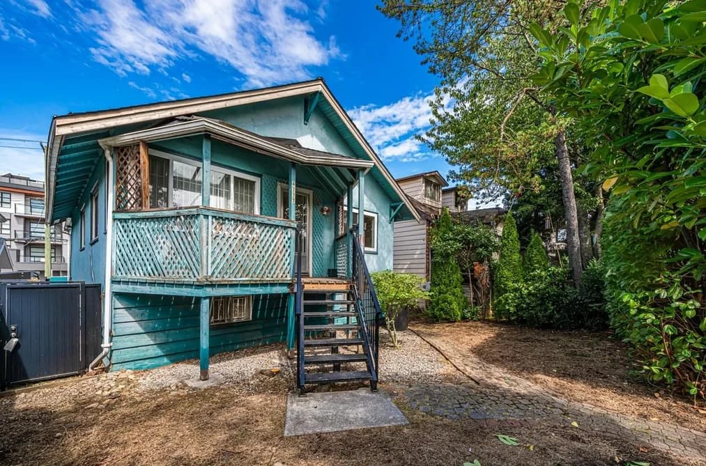 4777 PENDER STREET, Burnaby, BC — Residential for Sale - Photo 2