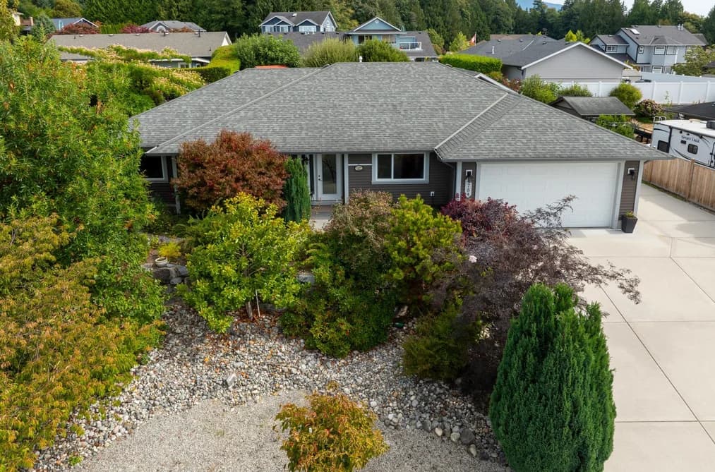 4784 TAMARACK PLACE, Sechelt, BC — Residential for Sale - Main Photo